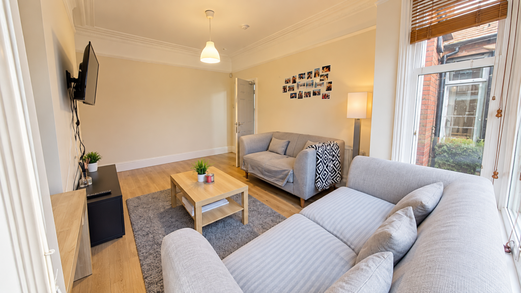 House in Leeds - View 2