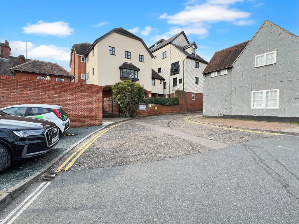 1-bed house on New Street, Braintree, CM7, £75,000