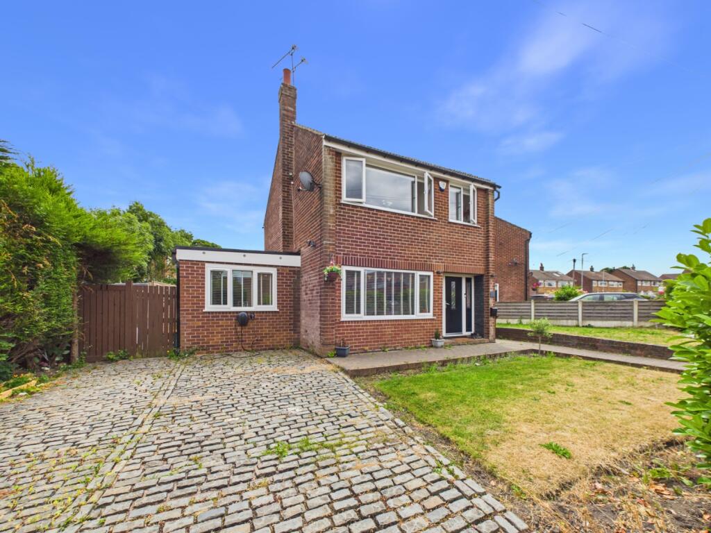 Main image of property: Reedsdale Gardens Gildersome, Leeds, West Yorkshire, LS27