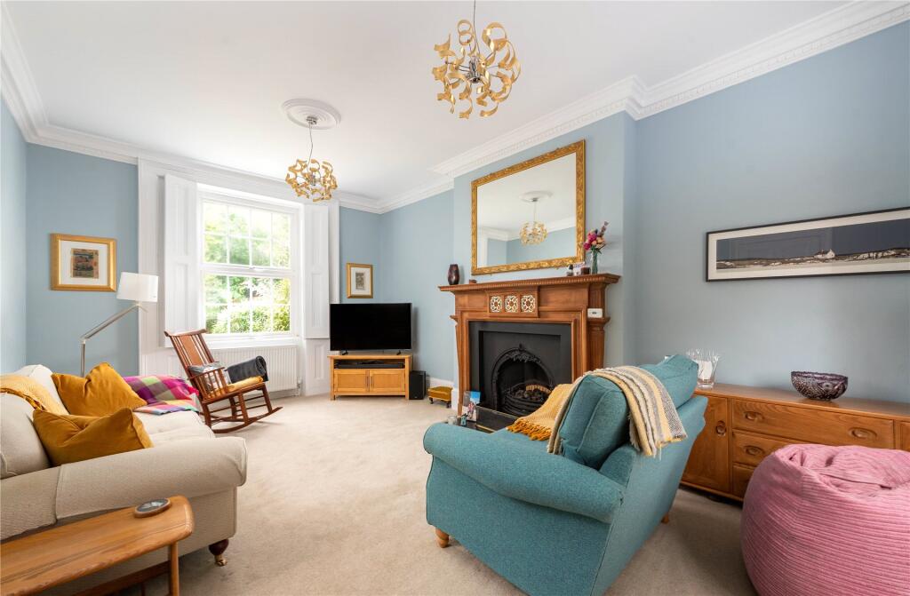 House in Towcester, West Northamptonshire - View 2