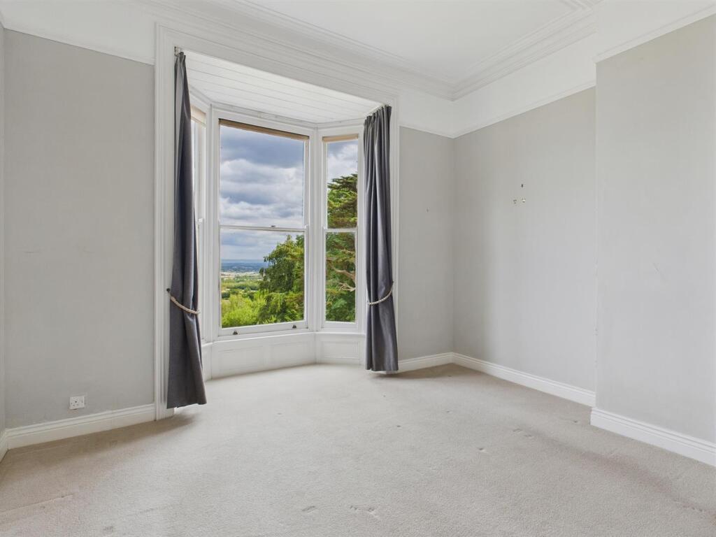 Apartment in Worcester - More