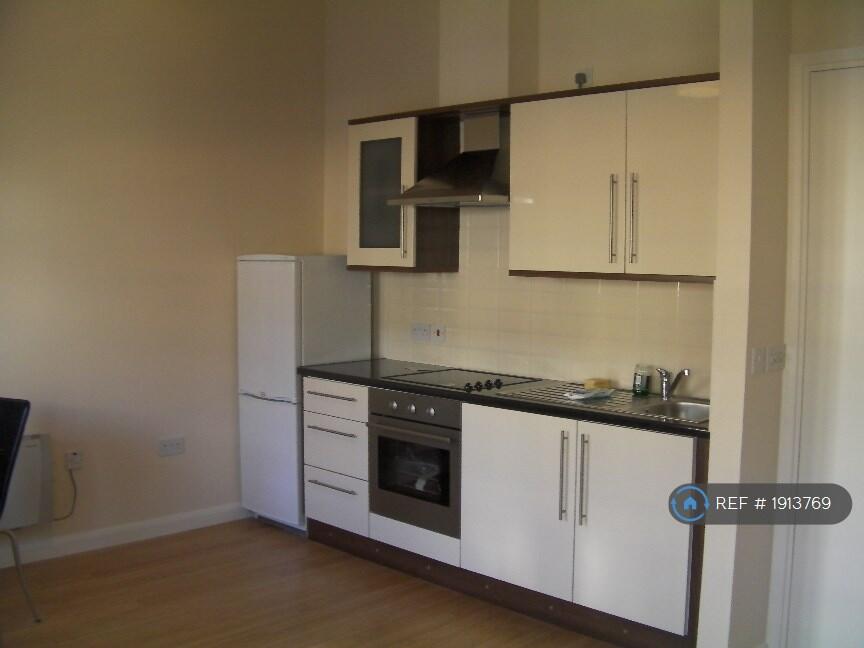 Studio flat for rent