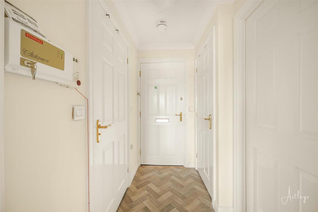 Apartment in Swansea - View 3