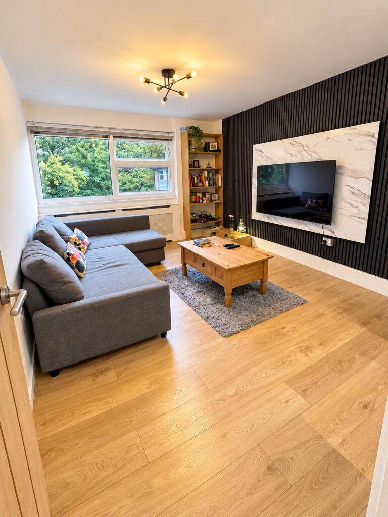 1-bed flat on Sedgley Park Road, Prestwich, M25, £105,000