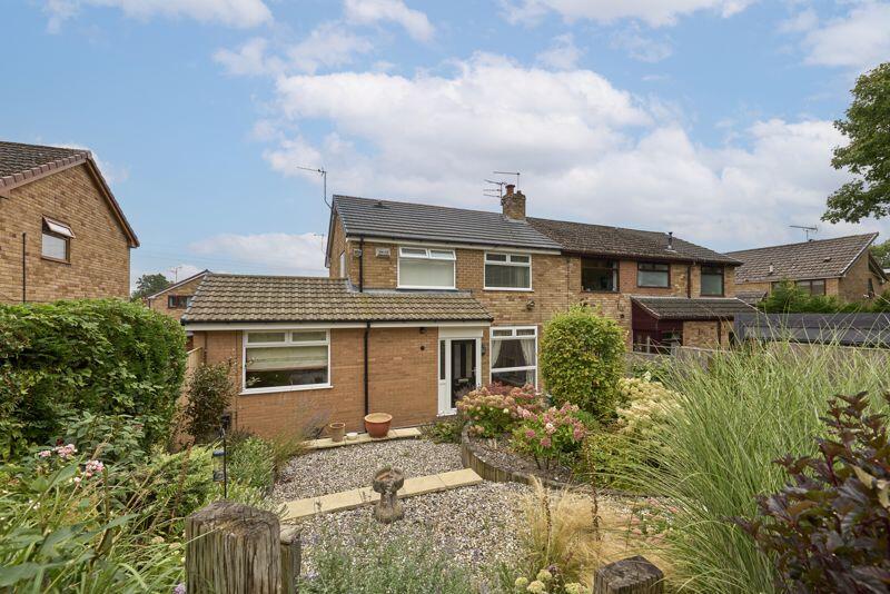 3-bed semi-detached on Greenslate Avenue, Appley Bridge, Wigan, £250,000