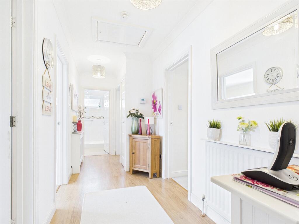 Apartment in Highcliffe-on-Sea, Highcliffe and Walkford - View 4