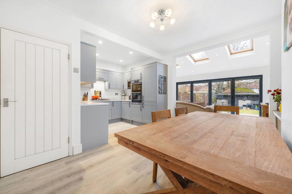 House in London - View 2