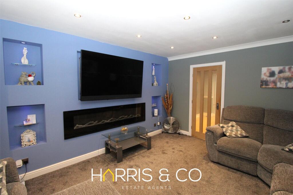 Mariners Close, Fleetwood, Lancashire, FY7 photo 2
