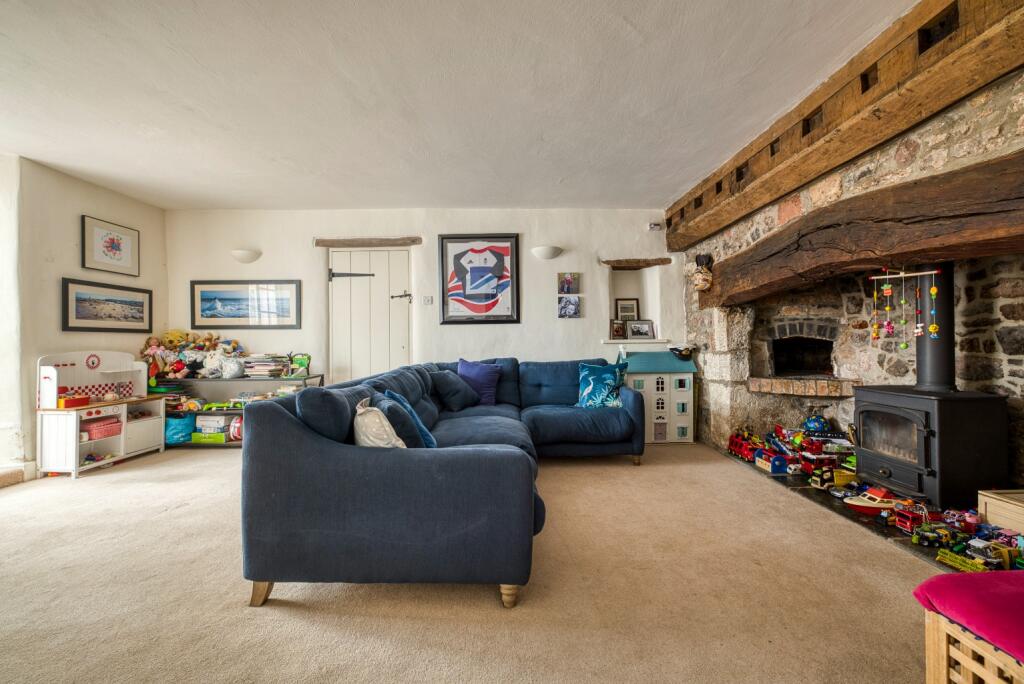 House in Cheddar, Hythe - More