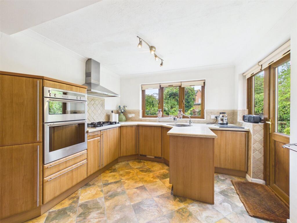 House in Gloucester - View 2
