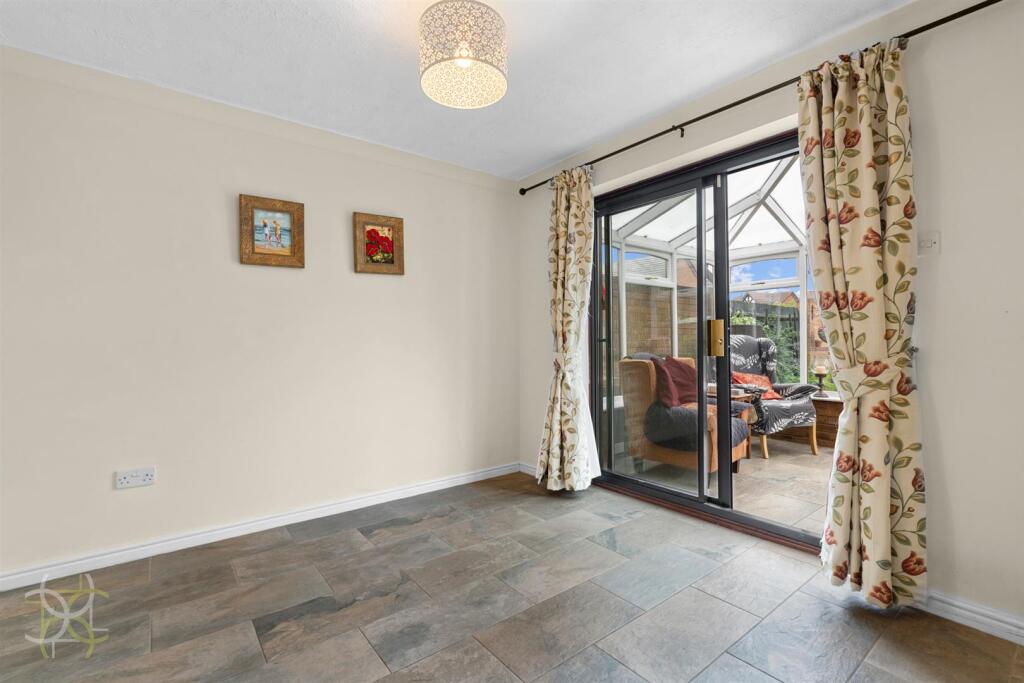 St. Marks Close, Evesham photo 4