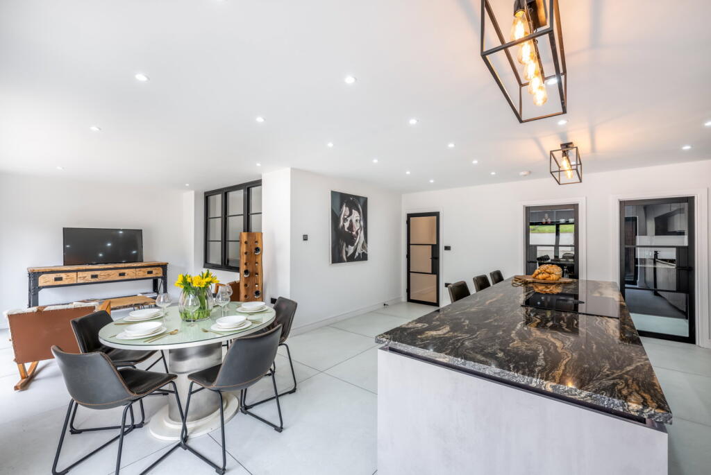 Additional image 12 of Park Rise Close, Harpenden, Hertfordshire, AL5 3AW