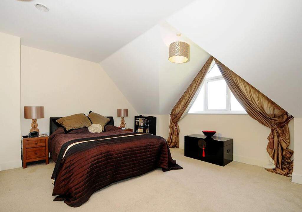 House in Guildford - View 5