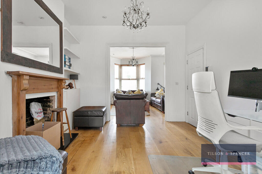 Apartment in London - More