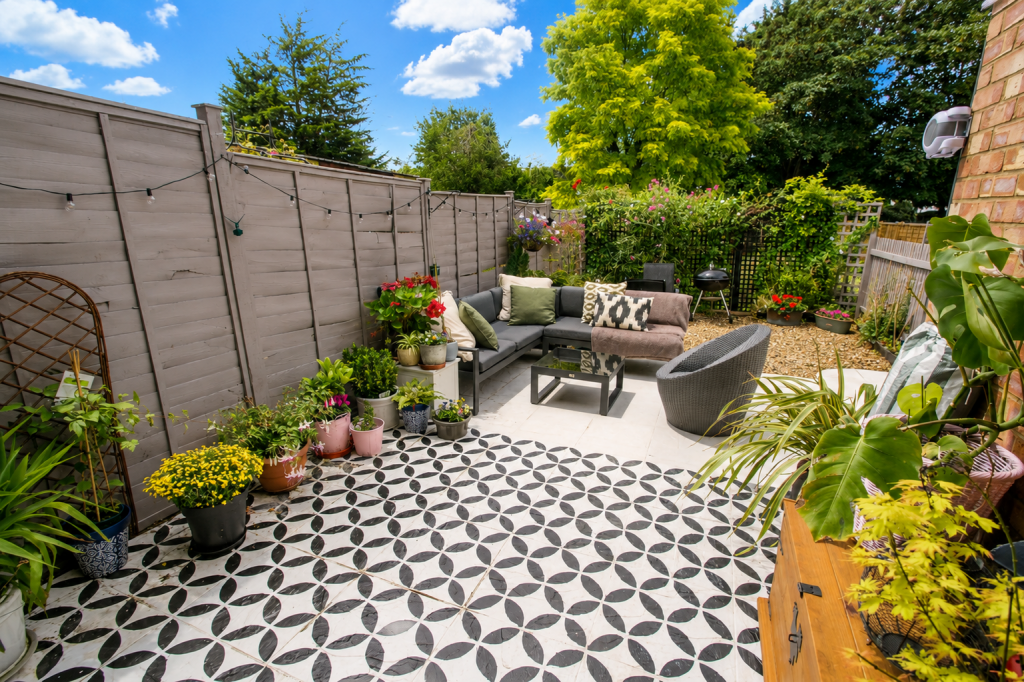 Main image of property: Kingston Road, TW18