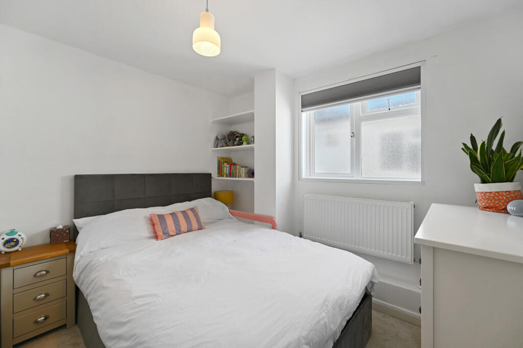Apartment in Enfield - More