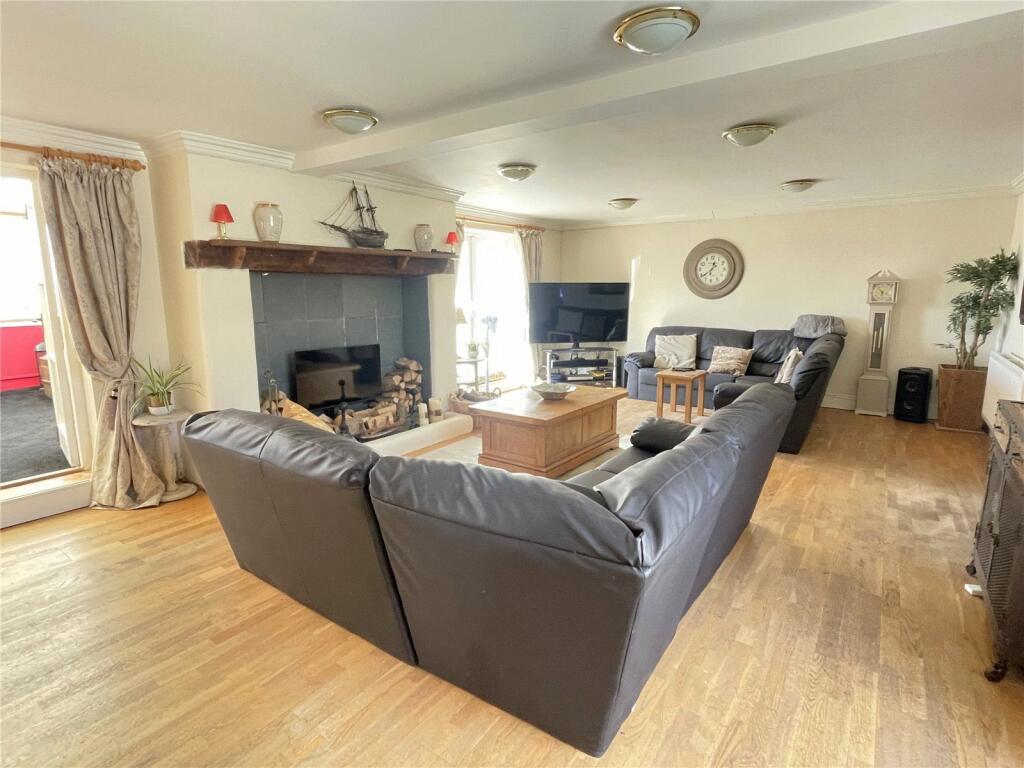 Apartment in Bridport, West Bay - View 4