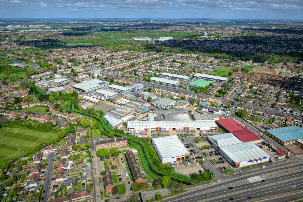 Links Hanworth aerial V2.jpg