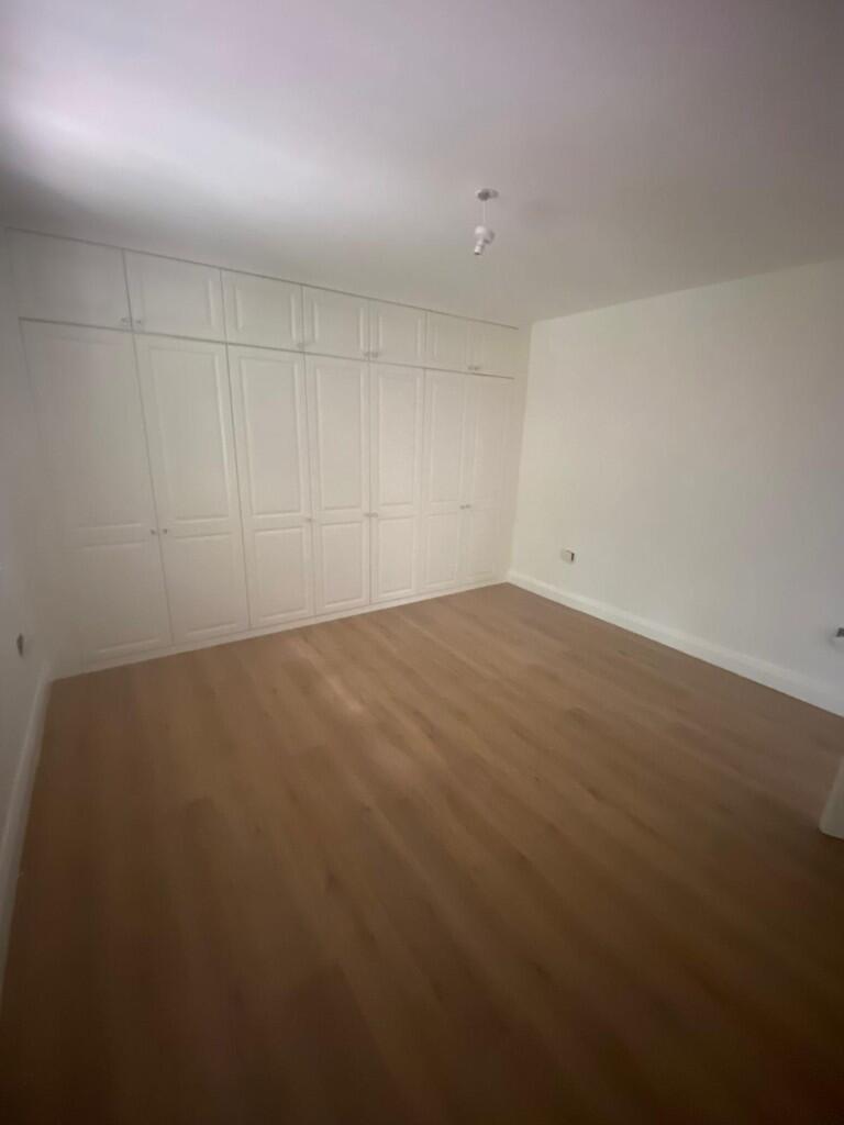 Edgware Way, HA8 photo 2