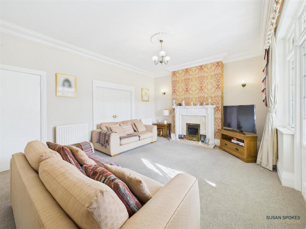 House in South Tyneside, Harton - View 6
