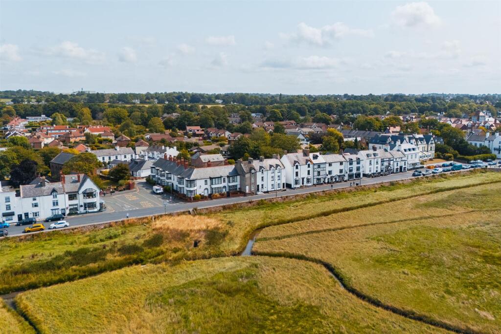 The Parade, Parkgate, Neston, Cheshire photo 2