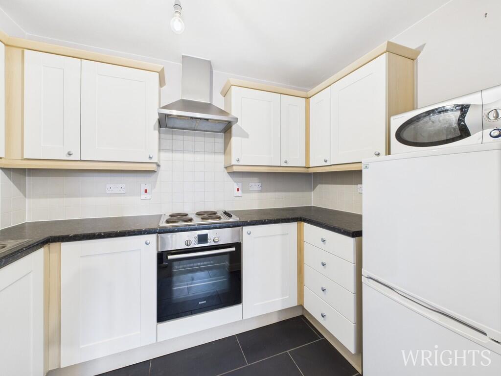 Apartment in Stevenage, Hertfordshire - View 3