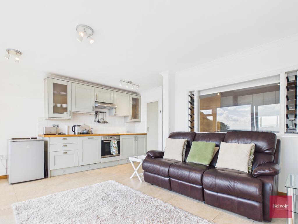 Apartment in Manselfield, Holtsfield, Bishopston - View 4