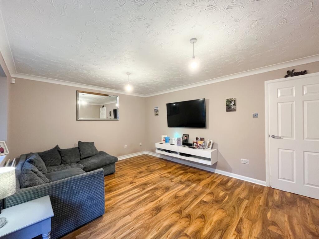 Windermere Close, Stevenage, Hertfordshire, SG1 photo 4