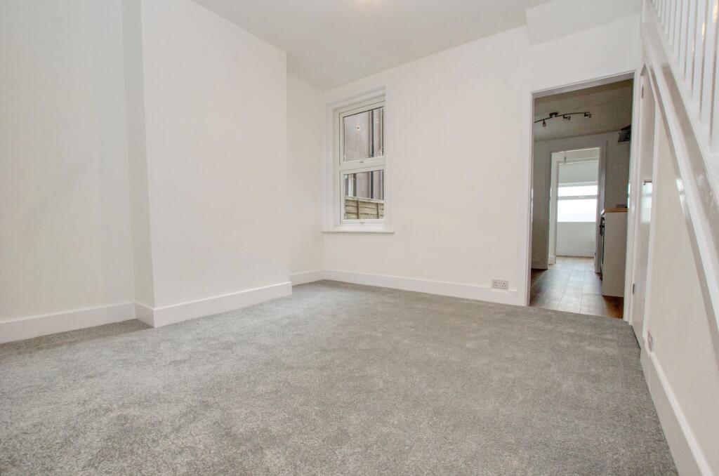 House in Southampton - View 5