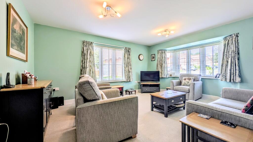 Heatherfields Way, Whitehill, Hampshire, GU35 photo 3