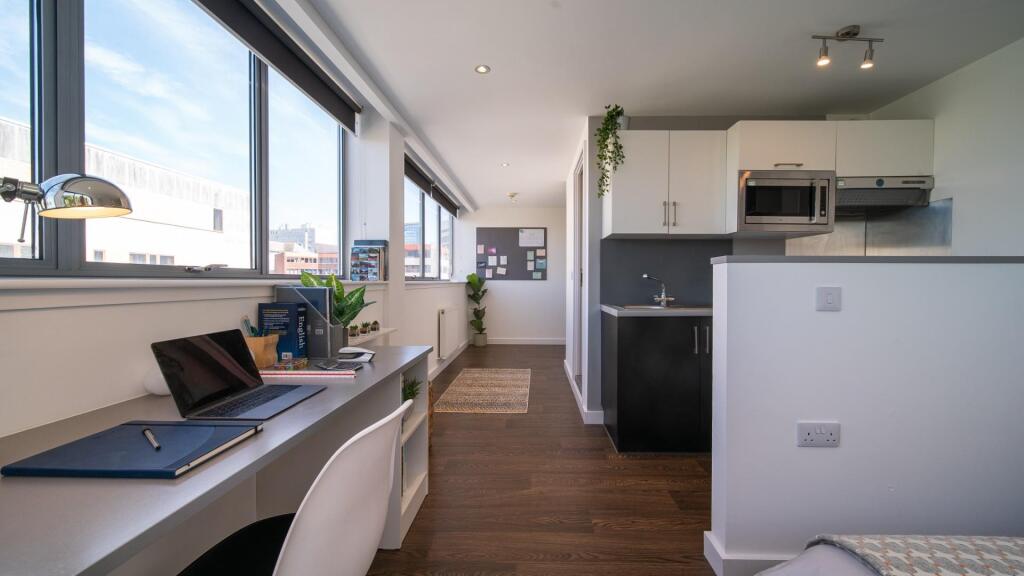 Apartment in Plymouth - View 5