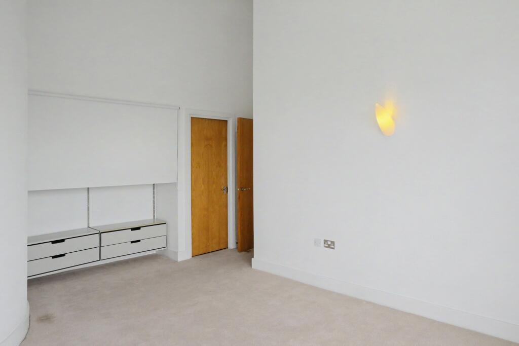 Apartment in London - More