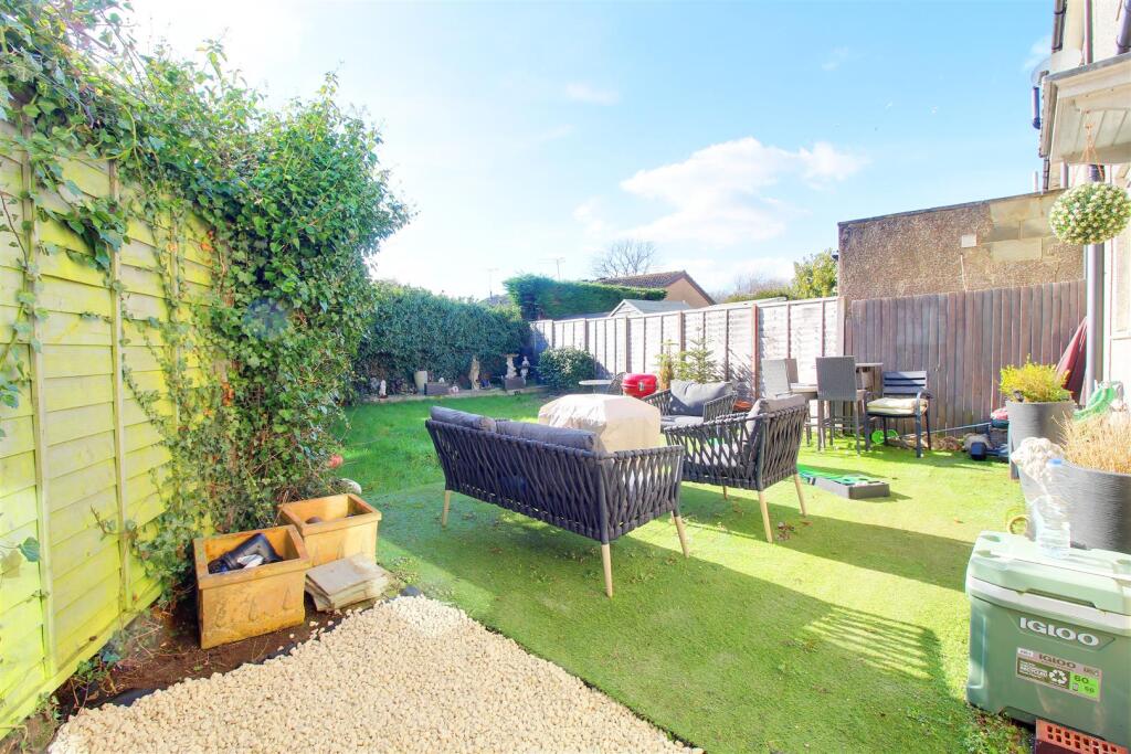 House in Hatfield, North Mymms - View 4