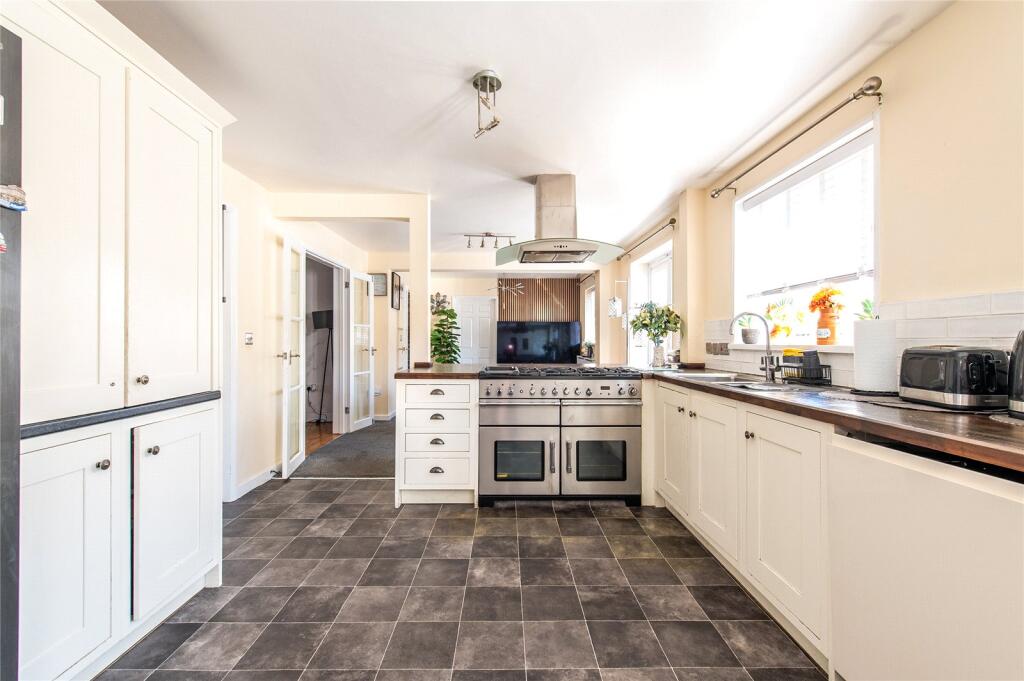 House in Dartford - View 5