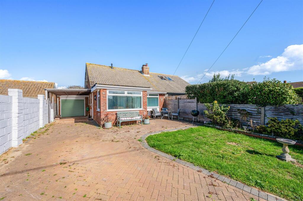 2-bed semi-detached on Oakfield Avenue, East Wittering, Chichester, £425,000