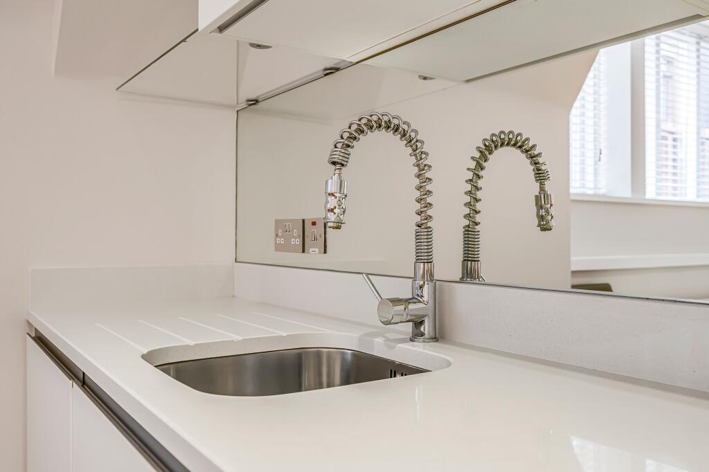 Apartment in London - More