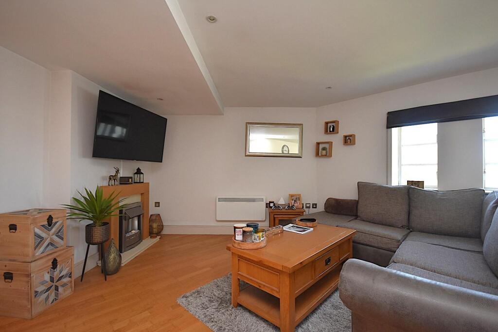 Apartment in Cardiff, Sully and Lavernock - View 3