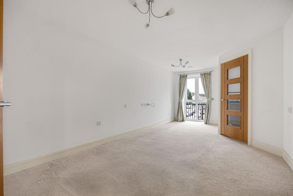 Crayshaw Court, Abbotsmead Place, Caversham, Reading photo 2