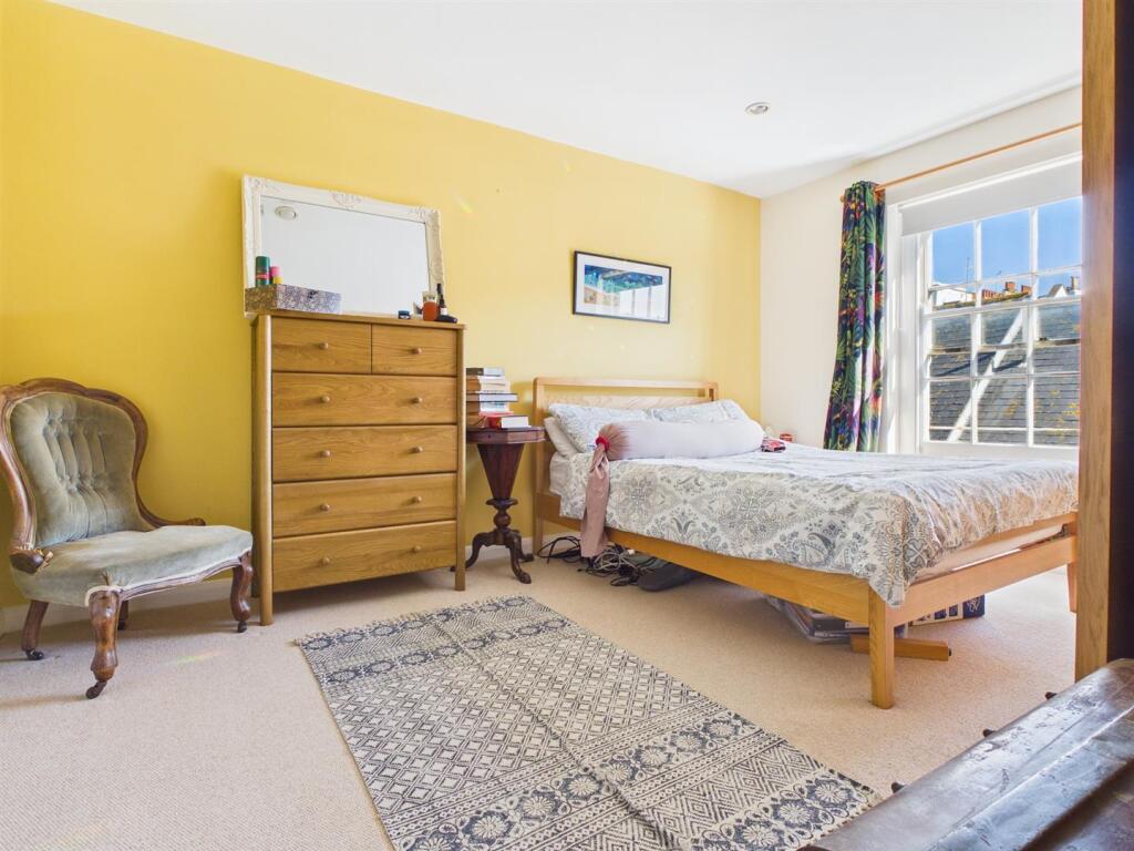 Apartment in Hove, Brunswick - View 5