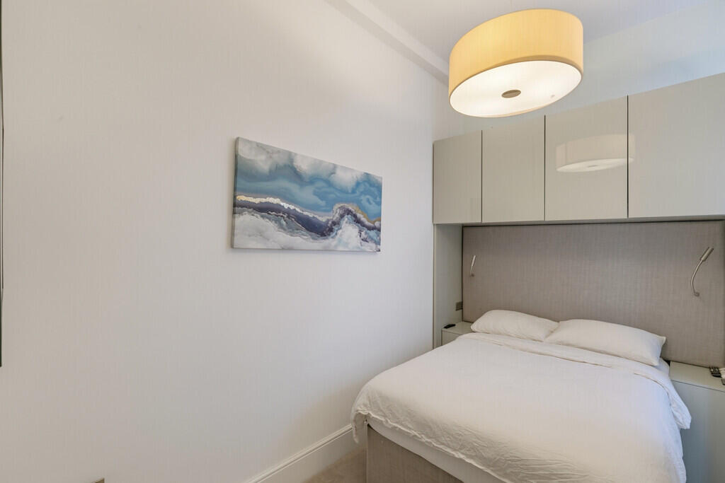 Apartment in London, Knightsbridge - View 3