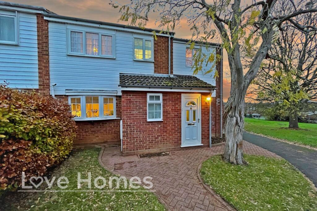 4-bed semi-detached on Woodcock Walk, Flitwick, £425,000