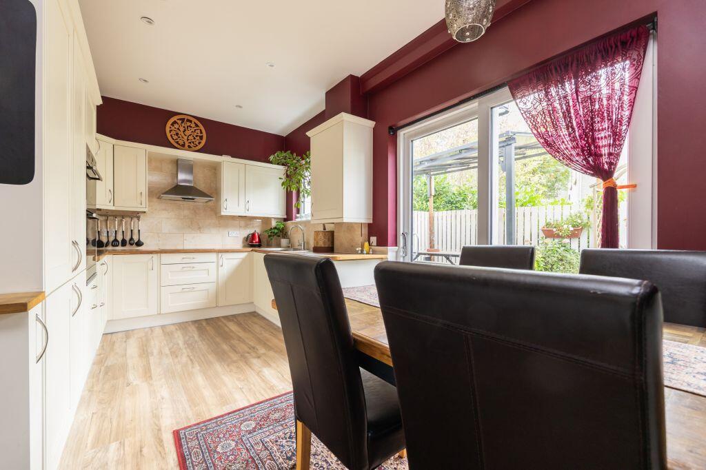 10a Craigmillar Castle Gardens, Edinburgh, EH16 4BR photo 4