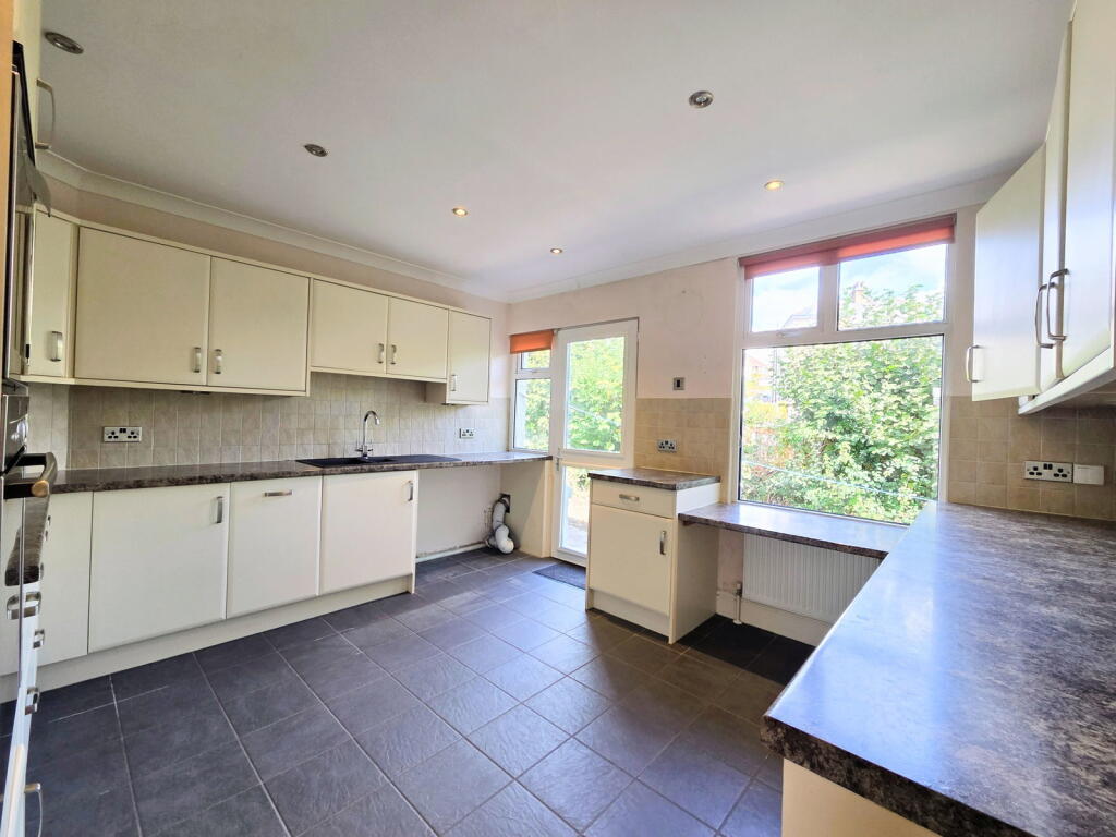 House in Plymouth - View 5