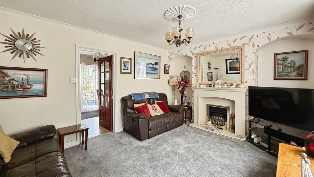 House in Warminster, Henfords Marsh - View 3