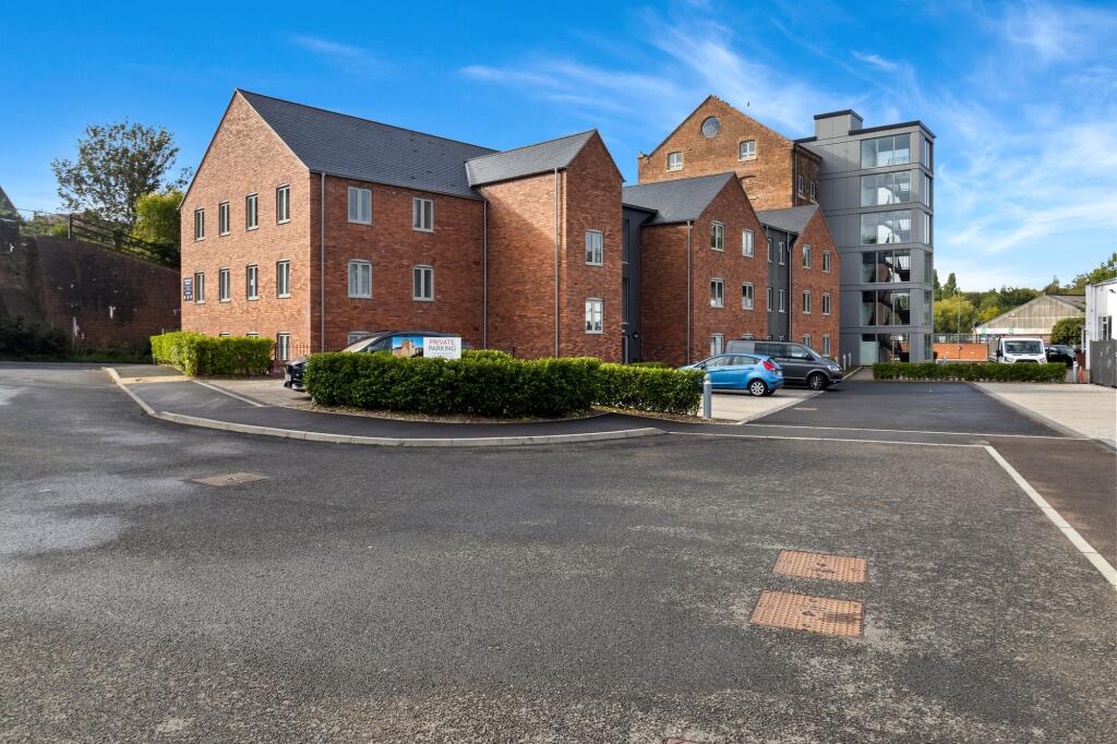 Main image of property: Hadley Place, Bromyard Road, WR2