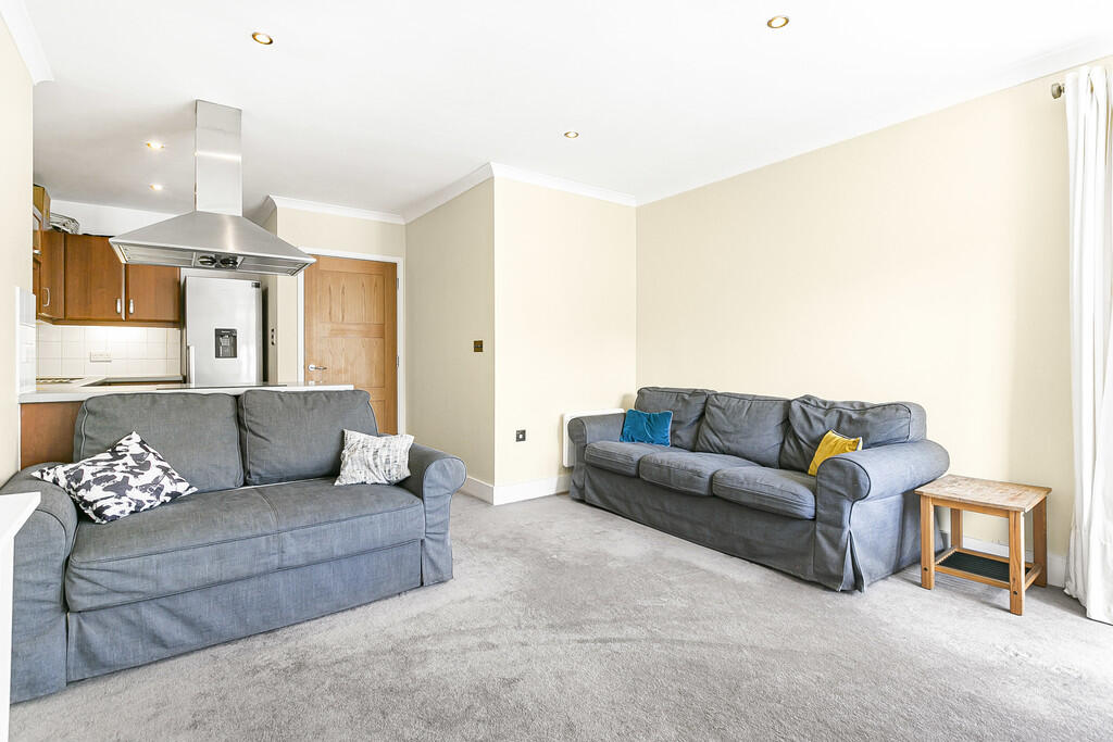 Apartment in London - View 5