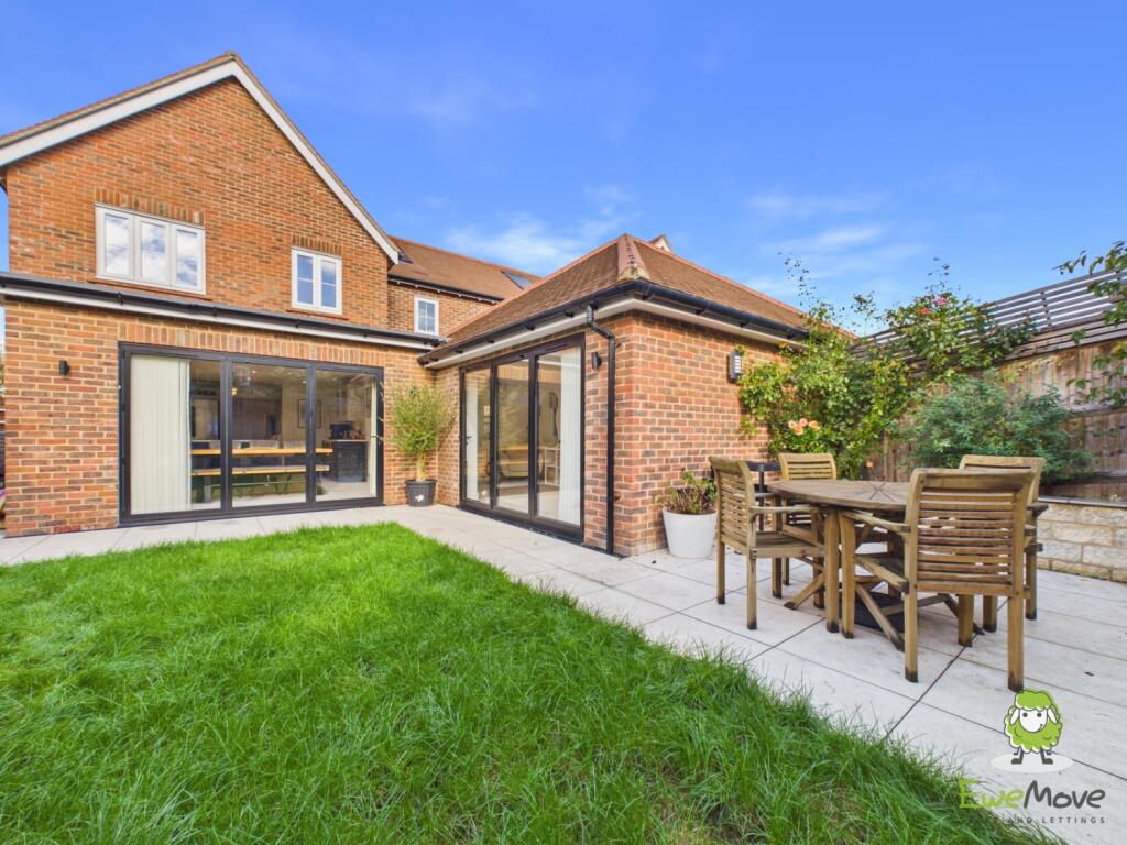 House in Basingstoke and Deane, Vyne Park, Bramley - View 2