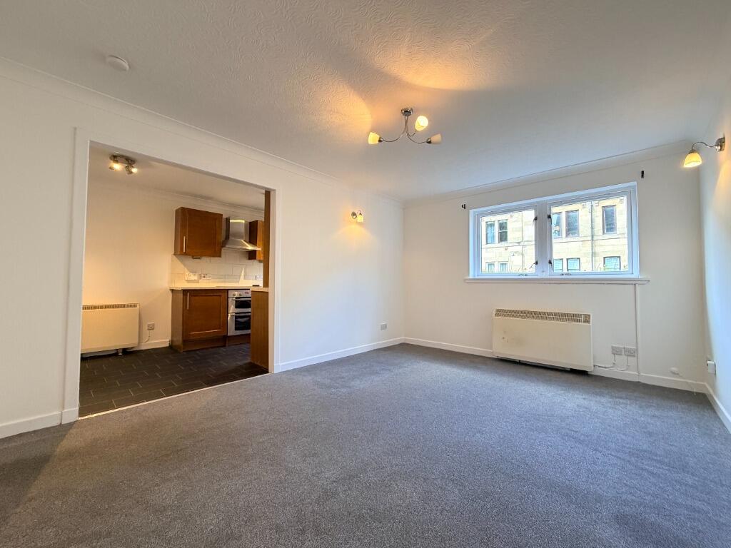 Apartment in Paisley, Carriagehill - View 2