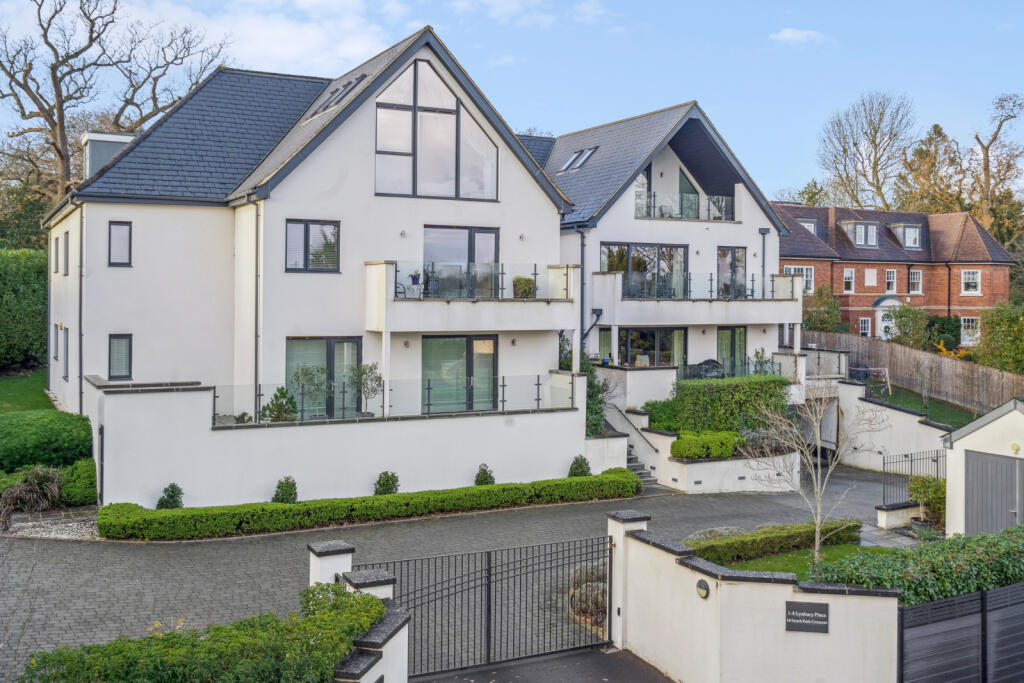 Apartment in Tatling End, Gerrards Cross
