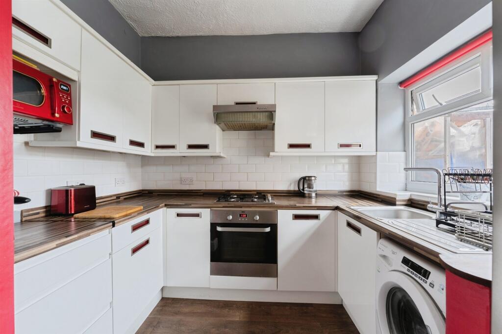 House in Wirral, Liverpool City Region - View 5